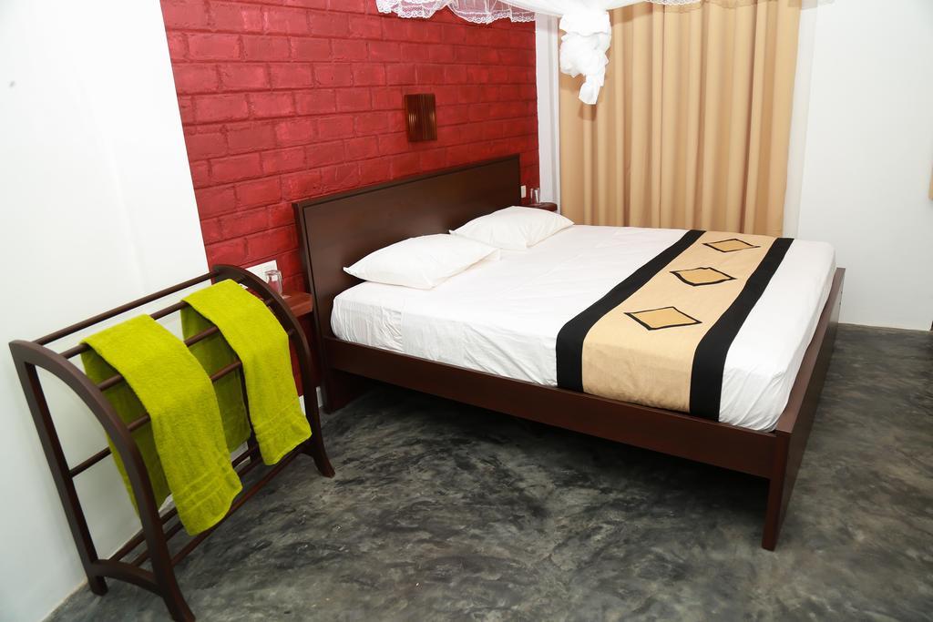 Four Season Guest House Tangalle Exterior foto